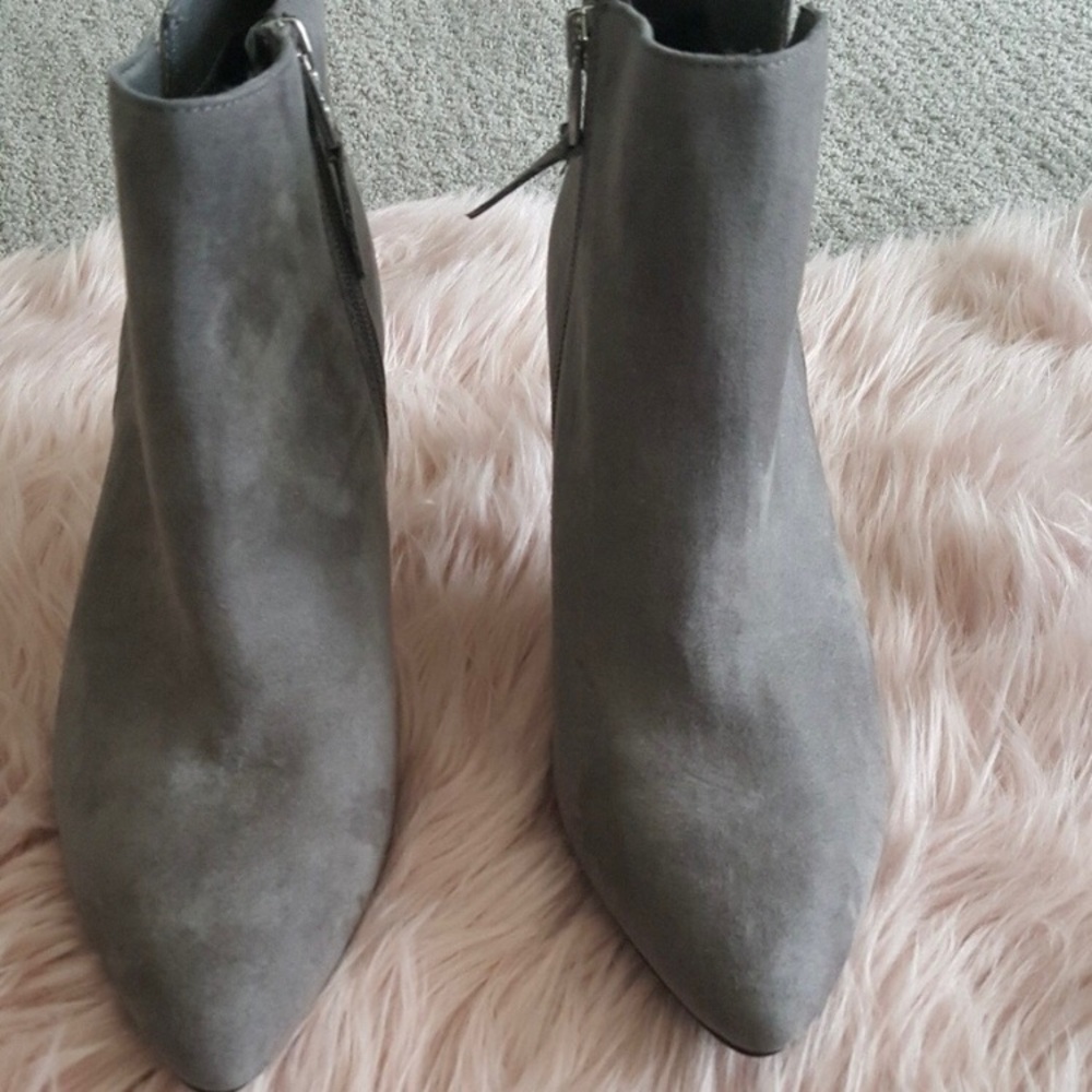 Gray Suede Ankle Boots Size 9.5—#027 - Picture 2 of 5